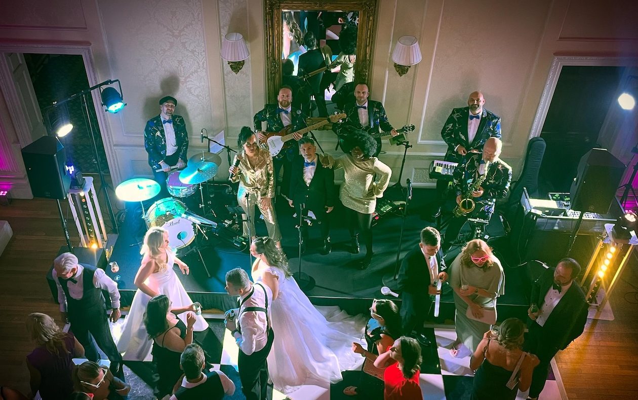 Live wedding band at Hedsor House, Buckinghamshire